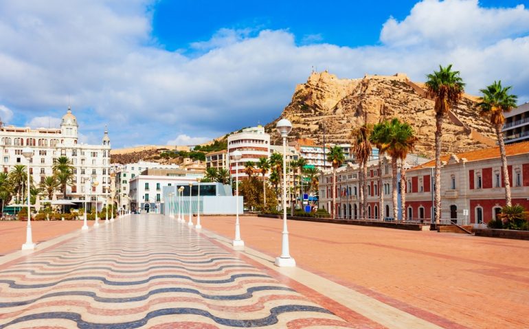 Port,Square,And,Santa,Barbara,Castle,On,Background.,Santa,Barbara
